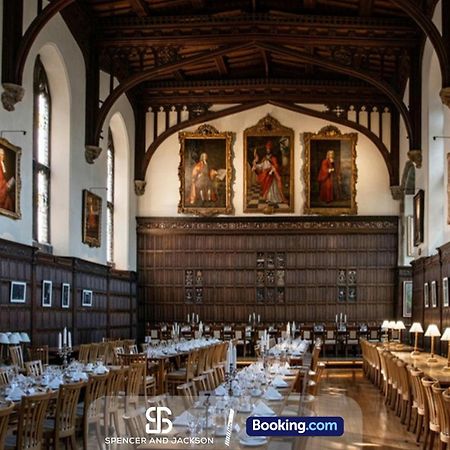 1 Bedroom City Centre Apartment Near The University And Bodleian Library By Spencer And Jackson Short Lets & Serviced Accommodation Oxford Exterior foto