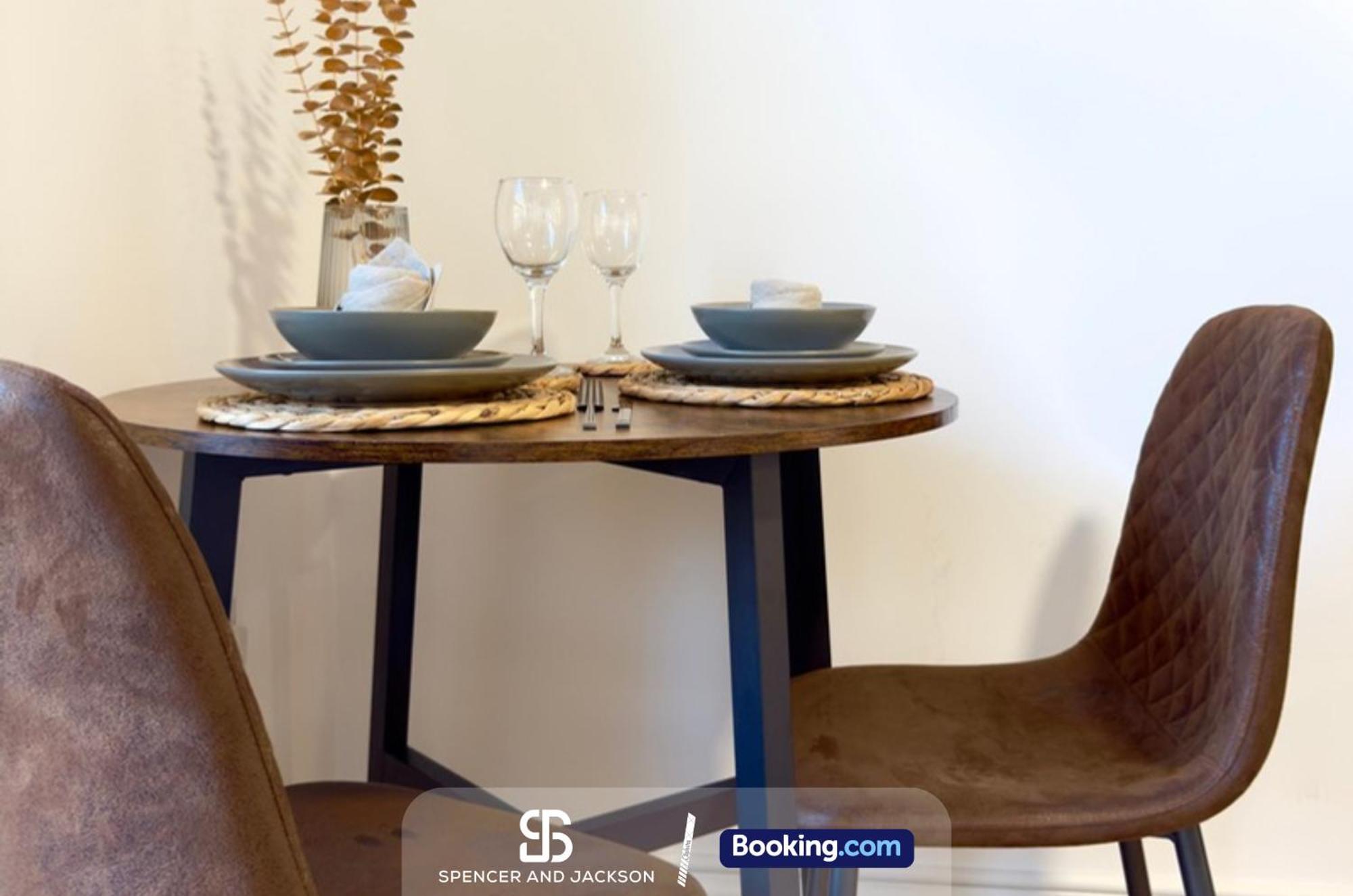 1 Bedroom City Centre Apartment Near The University And Bodleian Library By Spencer And Jackson Short Lets & Serviced Accommodation Oxford Exterior foto
